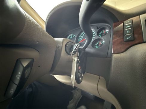 Used 2011 Chevrolet Tahoe LTZ image 17