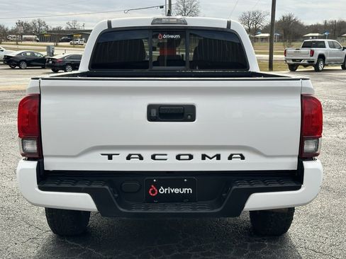 Used 2020 Toyota Tacoma SR w/ SR Convenience Package image 5