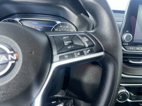 Used 2024 Nissan Altima 2.5 SV FWD image 17