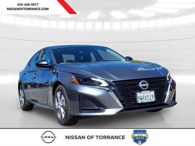 Used 2025 Nissan Altima 2.5 S FWD image 1