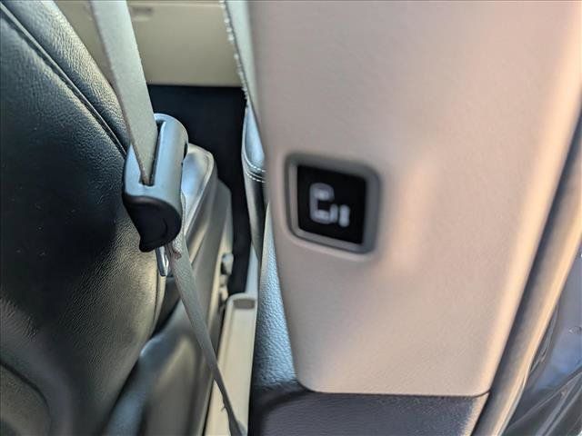 Used 2022 Chrysler Pacifica Touring-L w/ Uconnect Theater Family Group FWD image 21