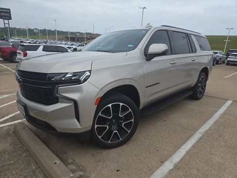 Used 2023 Chevrolet Suburban RST w/ Sport Performance Package AWD/4WD image 1