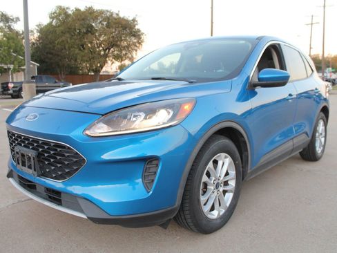Used 2020 Ford Escape SE image 6