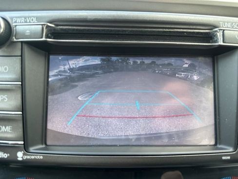 Used 2015 Toyota RAV4 Limited image 34