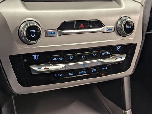 Used 2020 Ford Explorer XLT w/ Equipment Group 202A image 14