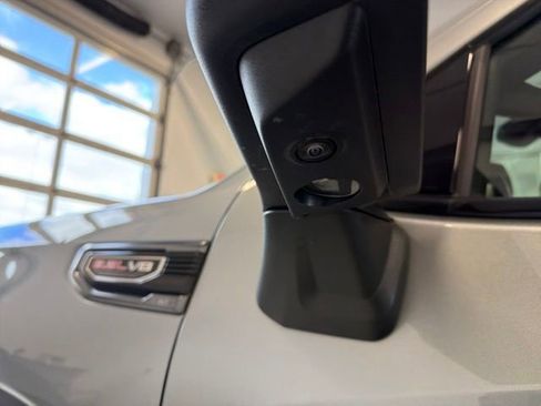 Used 2024 GMC Sierra 1500 AT4 w/ Technology Package AWD/4WD image 9