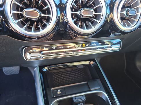 Certified 2025 Mercedes-Benz GLA 250 4MATIC image 29