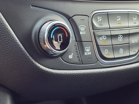 Used 2023 Chevrolet Equinox LT FWD image 5