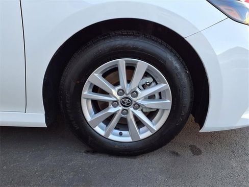 Used 2025 Toyota Camry LE image 14