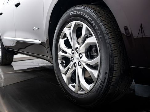 Used 2021 Buick Enclave Avenir w/ Avenir Technology Package image 24