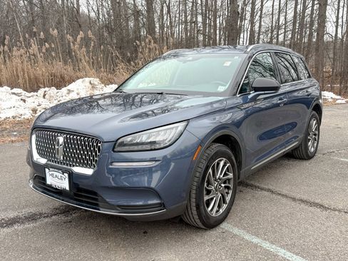 Certified 2022 Lincoln Corsair Standard w/ Equipment Group 101A image 3