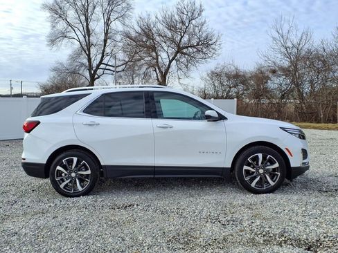 Used 2022 Chevrolet Equinox Premier image 2