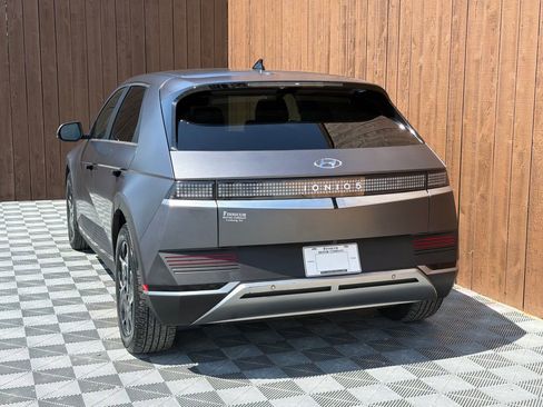 Used 2022 Hyundai Ioniq 5 SEL image 17