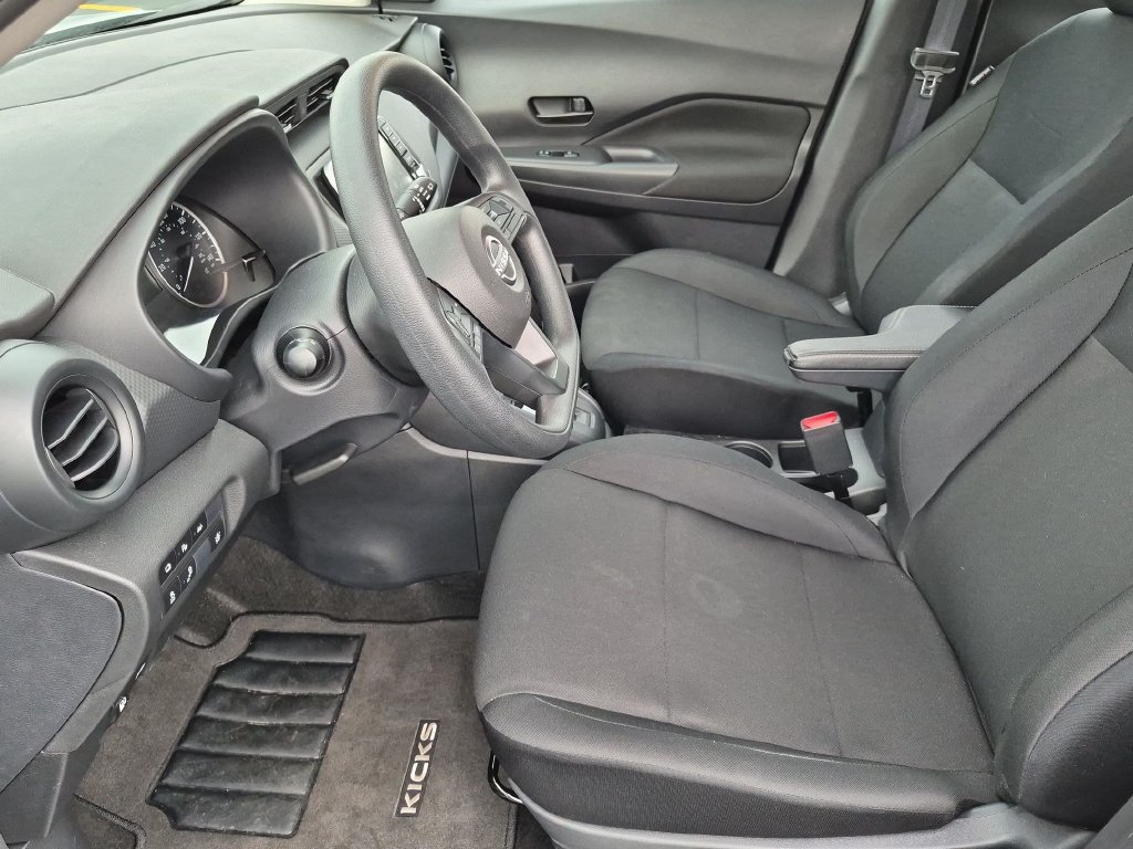 Used 2025 Nissan Kicks Play S FWD image 11