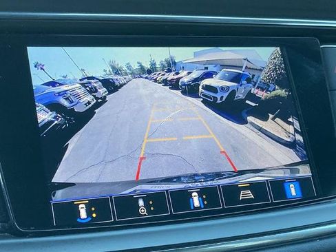 Used 2022 Buick Enclave Premium image 11