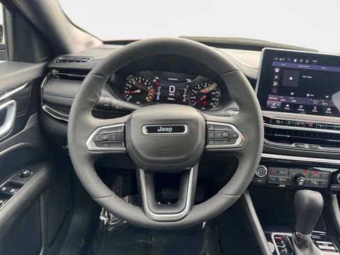 Used 2026 Jeep Compass Limited image 14