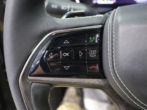 Used 2023 Jeep Grand Cherokee L Overland w/ Luxury Tech Group IV AWD/4WD image 34