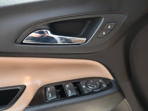 Used 2023 Chevrolet Equinox Premier FWD image 15
