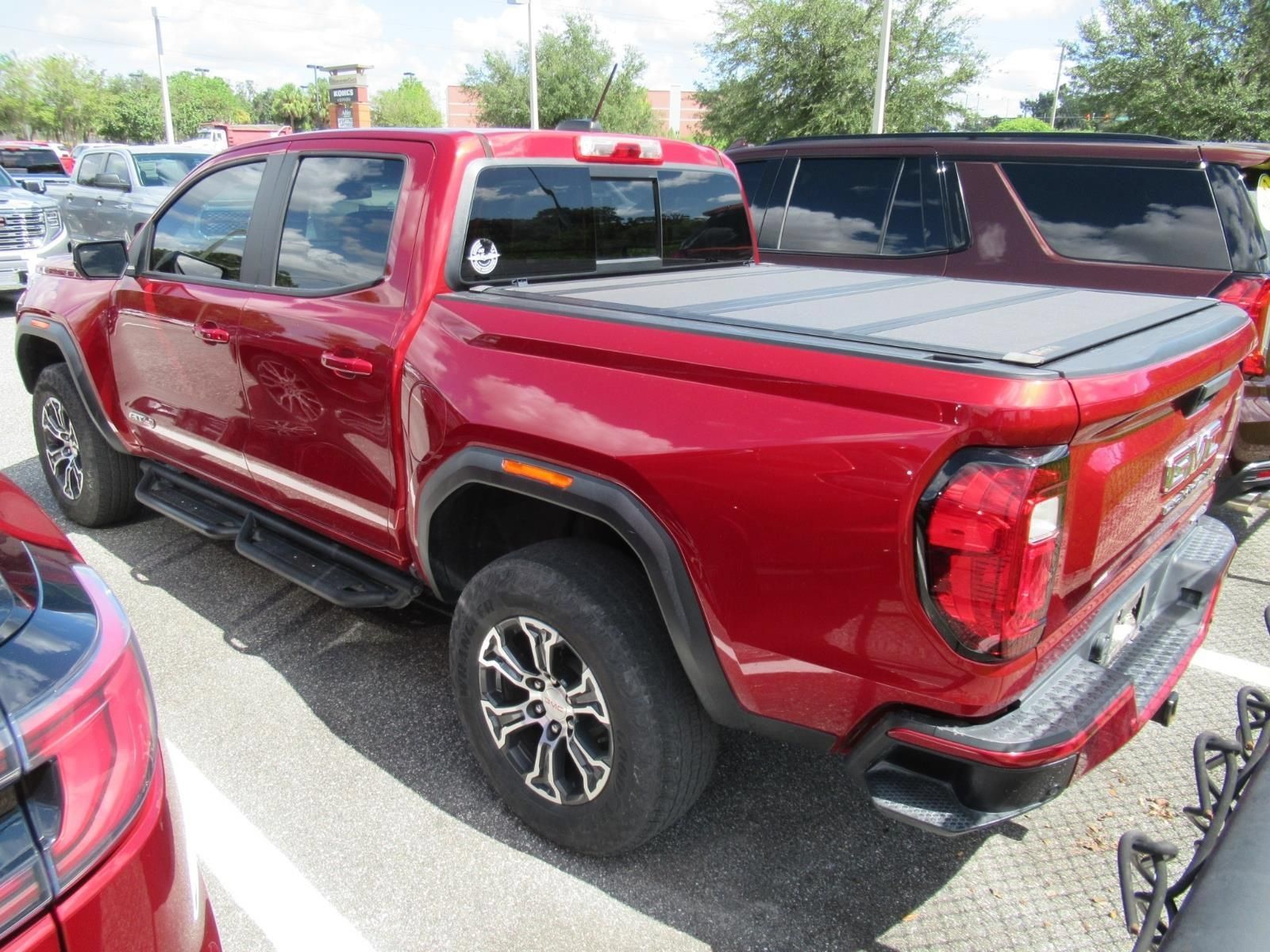 Used 2023 GMC Canyon AT4 w/ AT4 Premium Package AWD/4WD image 4