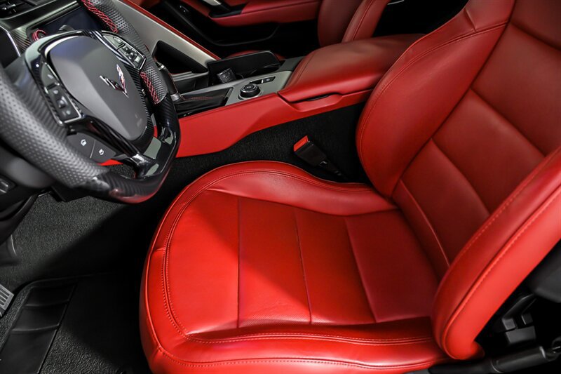 Used 2016 Chevrolet Corvette Z06 w/ 3LZ Preferred Equipment Group RWD image 18