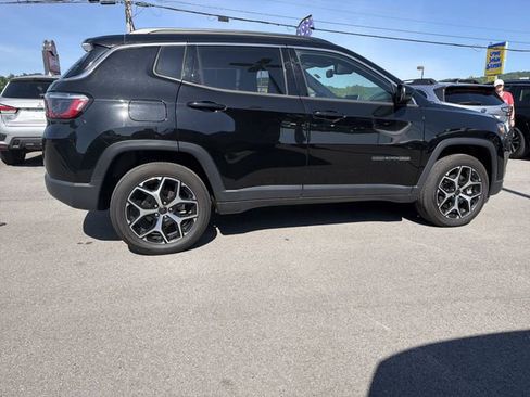 Used 2025 Jeep Compass Limited AWD/4WD image 5