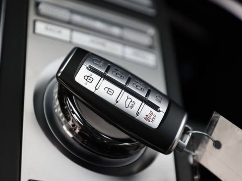 New 2025 Genesis Electrified GV70 Advanced w/ Prestige Package image 24