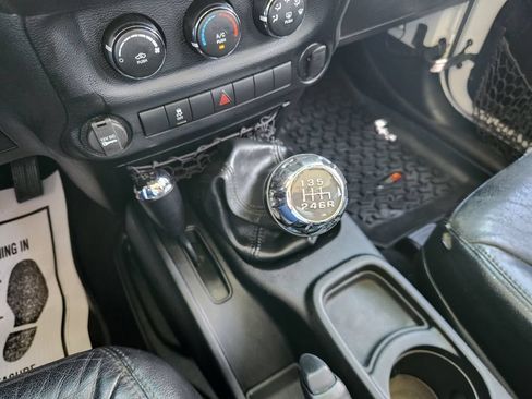 Used 2013 Jeep Wrangler Sport w/ Connectivity Group AWD/4WD image 18