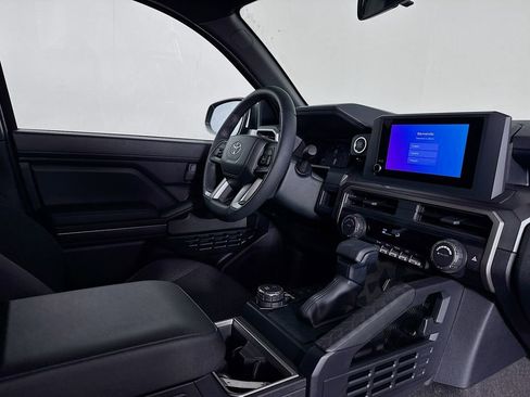 Used 2025 Toyota 4Runner SR5 image 32