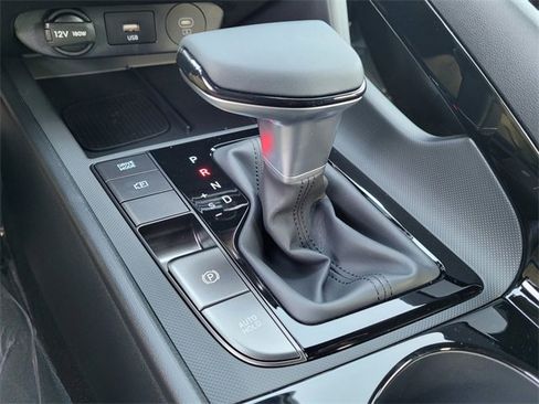 New 2025 Hyundai Elantra SEL image 10