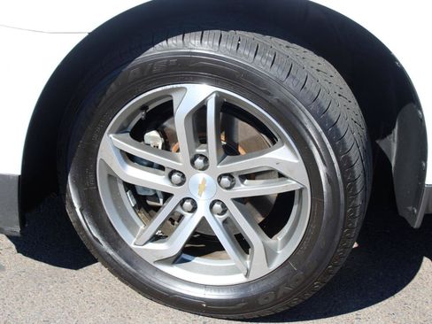 Used 2016 Chevrolet Equinox LTZ w/ Enhanced Convenience Package FWD image 17