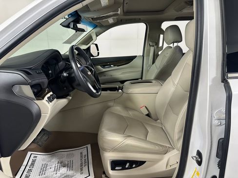 Used 2019 Cadillac Escalade Premium Luxury image 17
