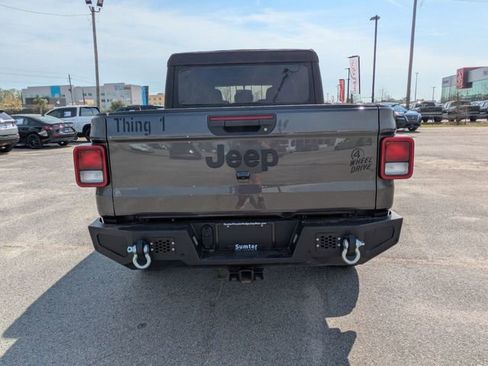 Used 2023 Jeep Gladiator Willys image 4
