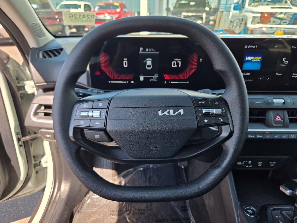 Used 2025 Kia K4 FWD image 20