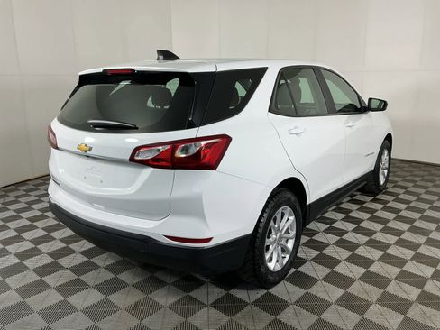 Used 2020 Chevrolet Equinox LS image 9