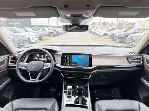 Used 2025 Volkswagen Atlas SEL image 22