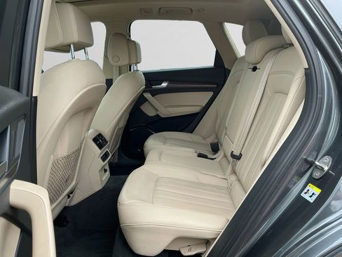 Used 2022 Audi Q5 2.0T Premium w/ Convenience Package image 13