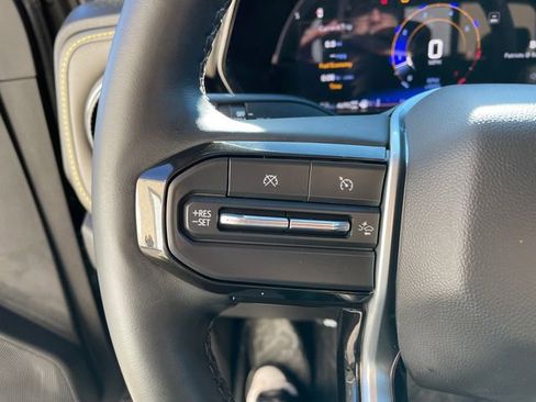 Used 2024 Chevrolet Colorado ZR2 w/ ZR2 Convenience Package III image 31