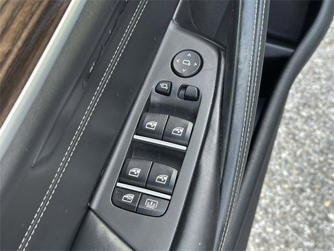 Used 2020 BMW 530i xDrive w/ Executive Package image 9