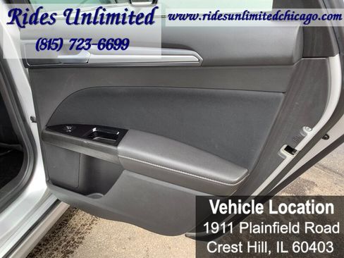 Used 2014 Ford Fusion SE FWD image 16