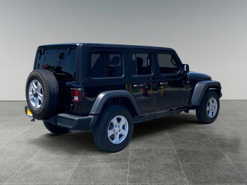 Used 2023 Jeep Wrangler Unlimited Sport AWD/4WD image 5