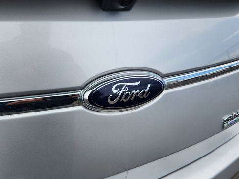 Used 2010 Ford Taurus SHO image 18