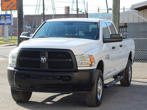 Used 2018 RAM 2500 Tradesman image 3