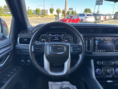 Used 2021 GMC Yukon XL Denali w/ Denali Premium Package AWD/4WD image 26