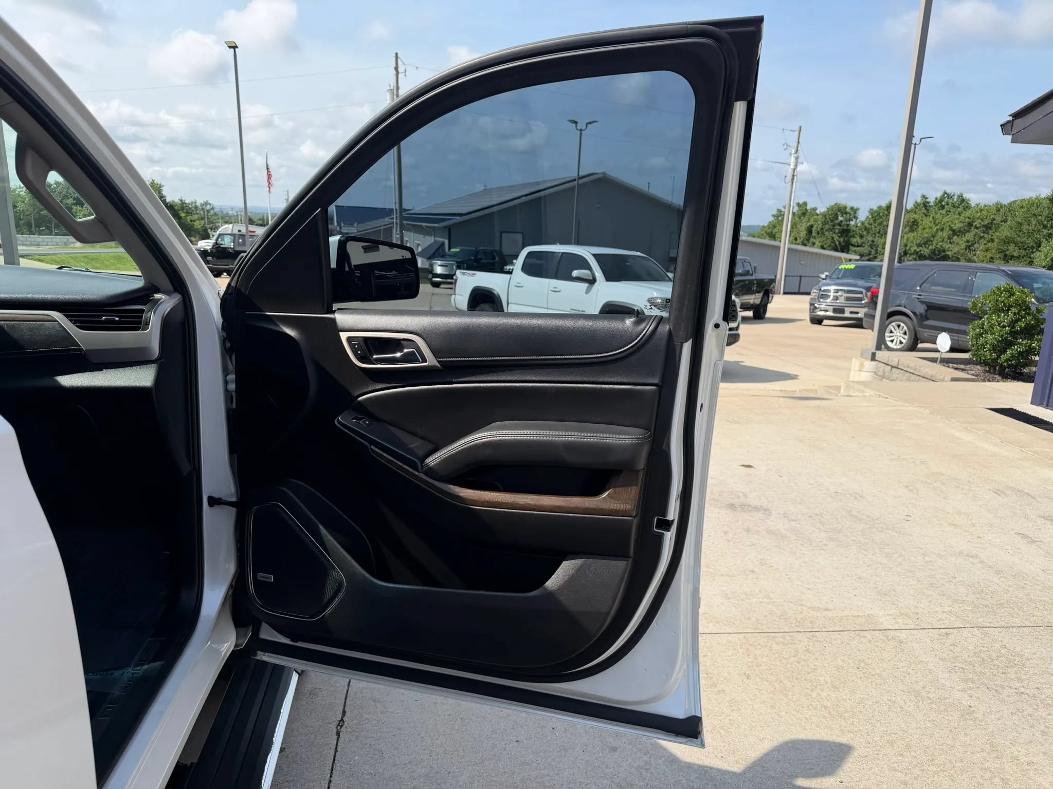 Used 2019 GMC Yukon Denali w/ Denali Ultimate Package AWD/4WD image 50