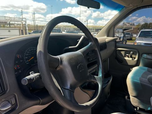 Used 2001 Chevrolet Express 1500 RWD image 65