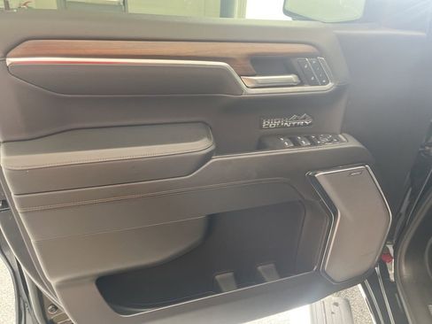 Used 2024 Chevrolet Silverado 1500 High Country w/ Midnight Edition image 14