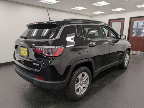 Used 2022 Jeep Compass Latitude w/ Sun and Sound Group image 4