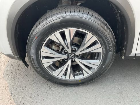 Used 2021 Nissan Rogue SV AWD/4WD image 9