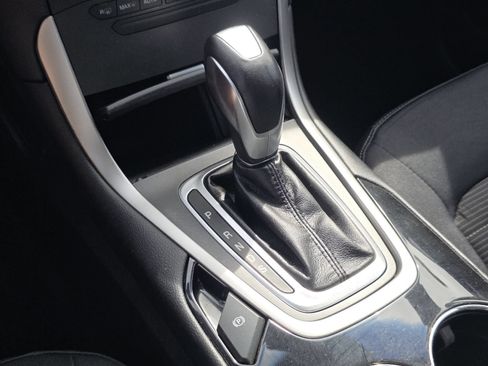 Used 2017 Ford Edge SEL FWD image 8