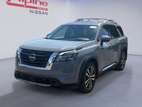 Used 2025 Nissan Pathfinder Platinum w/ Cargo Package AWD/4WD image 1